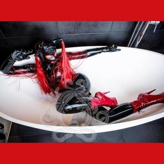 MISTRESS-KINGA-PEARL